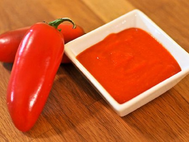 Make Whole30 Sriracha homemade