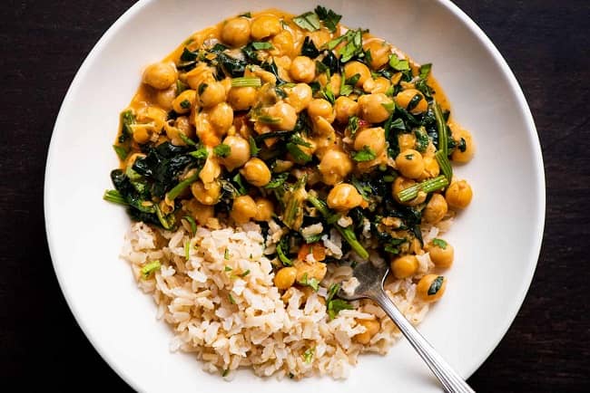 Curried Chickpeas With Spinach 