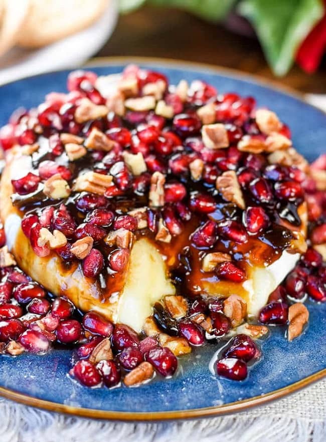 Baked Brie With Pomegranate Easy (1)