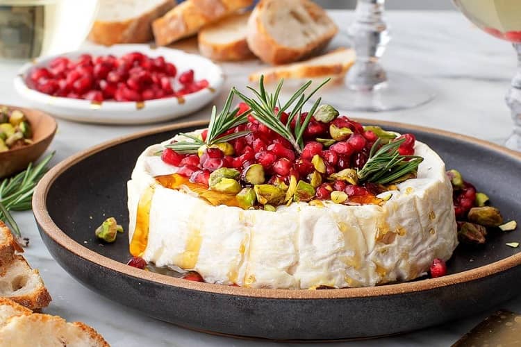Baked Brie With Pomegranate (1)