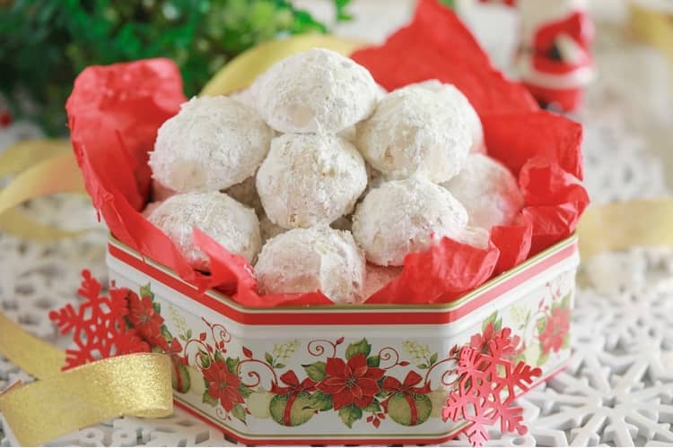 Snowball Cookies Yum (1)