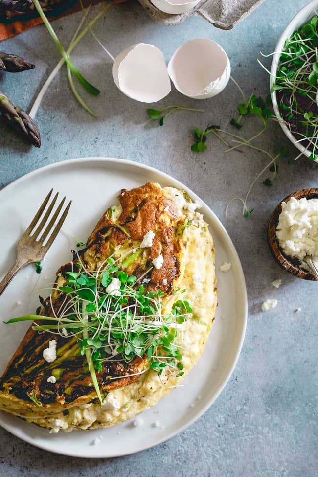 Asparagus and Goat Cheese Omelet (1)