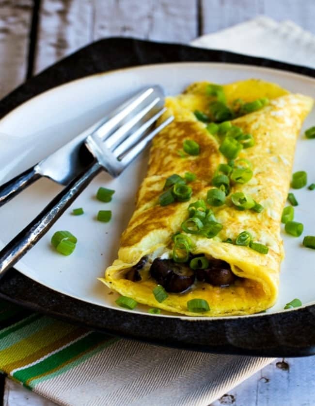 Asparagus and Goat Cheese Omelet Easy (1)