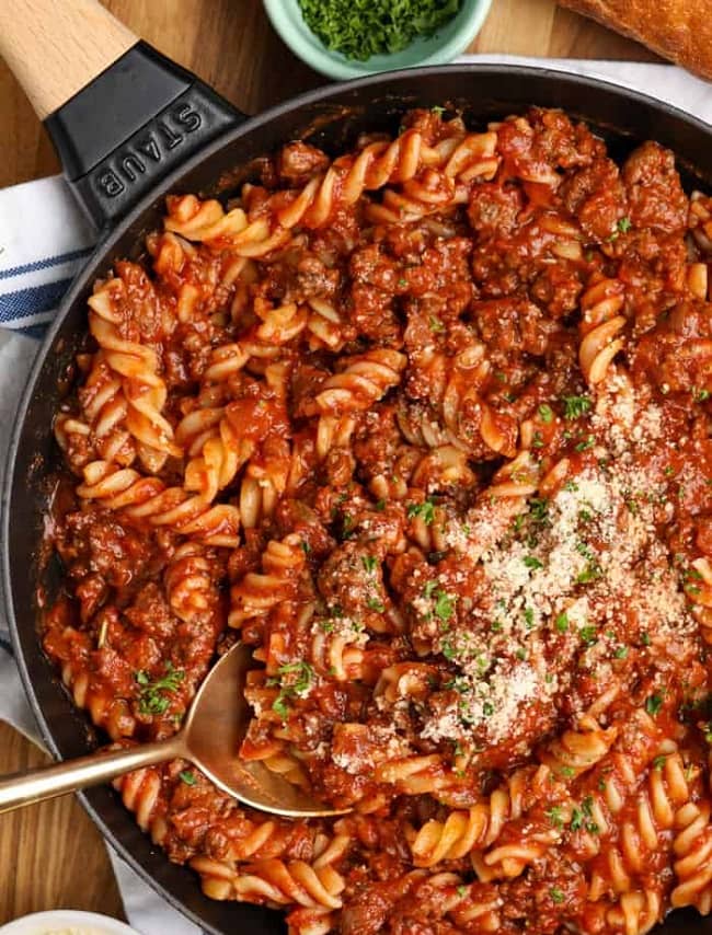 Fusilli With Meat Sauce Easy (1)