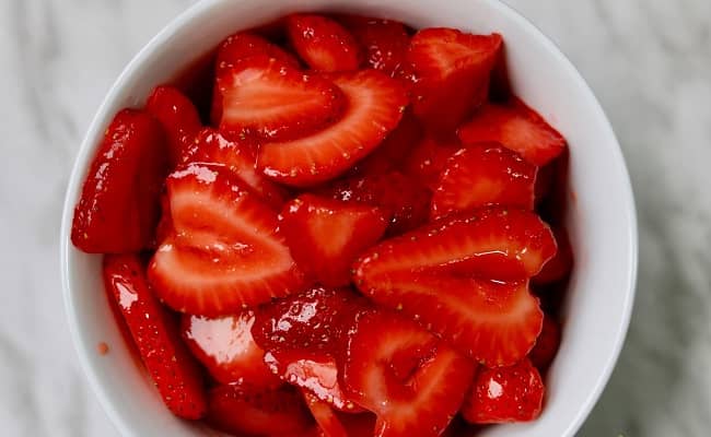 Macerated Strawberries Easy (1)