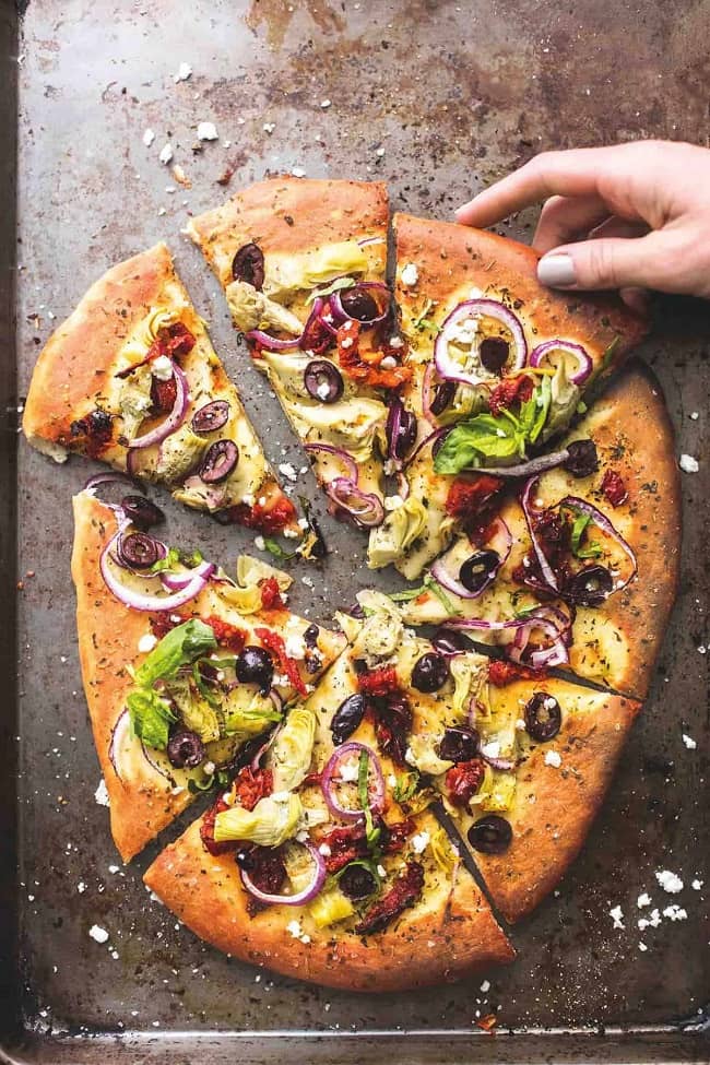 Vegan Mediterranean Pizza Easy (1)