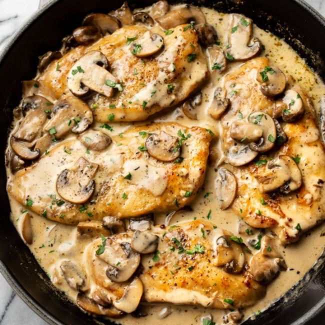 Chicken and Mushrooms In a Wine Sauce