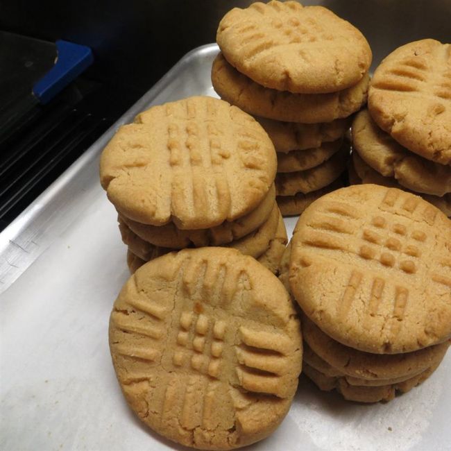 Classic Peanut Butter Cookies