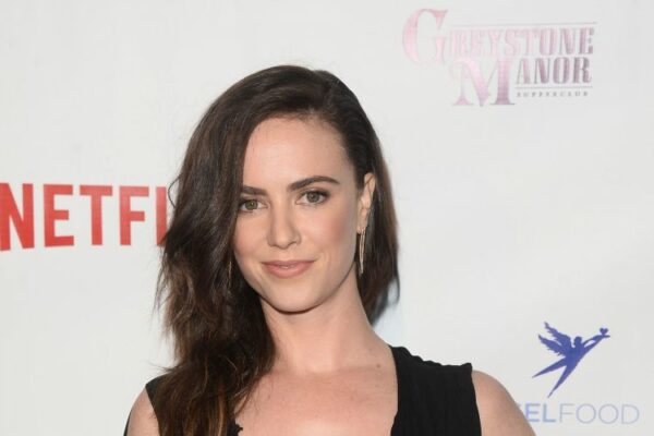 Who Is Amy Manson Net Worth Partner Biography 