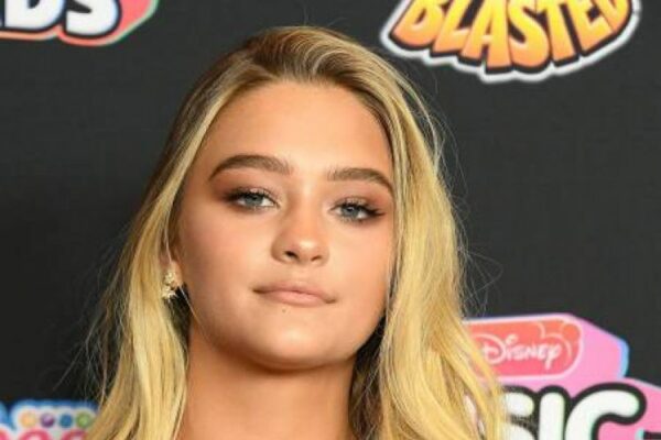 Who Is Lizzy Greene Net Worth Partner Biography