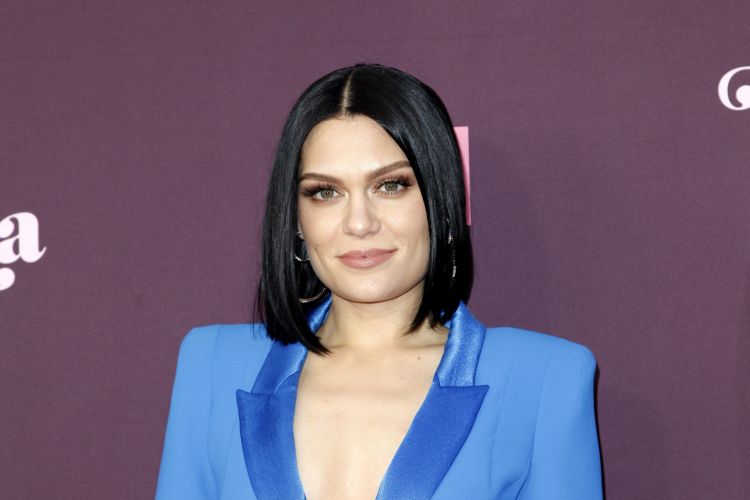 Jessie J's Blue Hair Steals the Show at the 2015 MTV Video Music Awards - wide 1