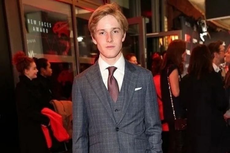 Who is Louis Hofmann? Family, Partner, Biography